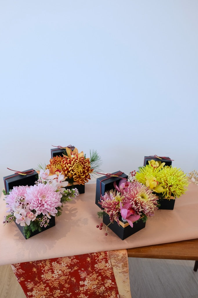 四小龍 ( 共四小盒)(若需單盒 ,$980/盒,以現有菊花搭配出貨 )