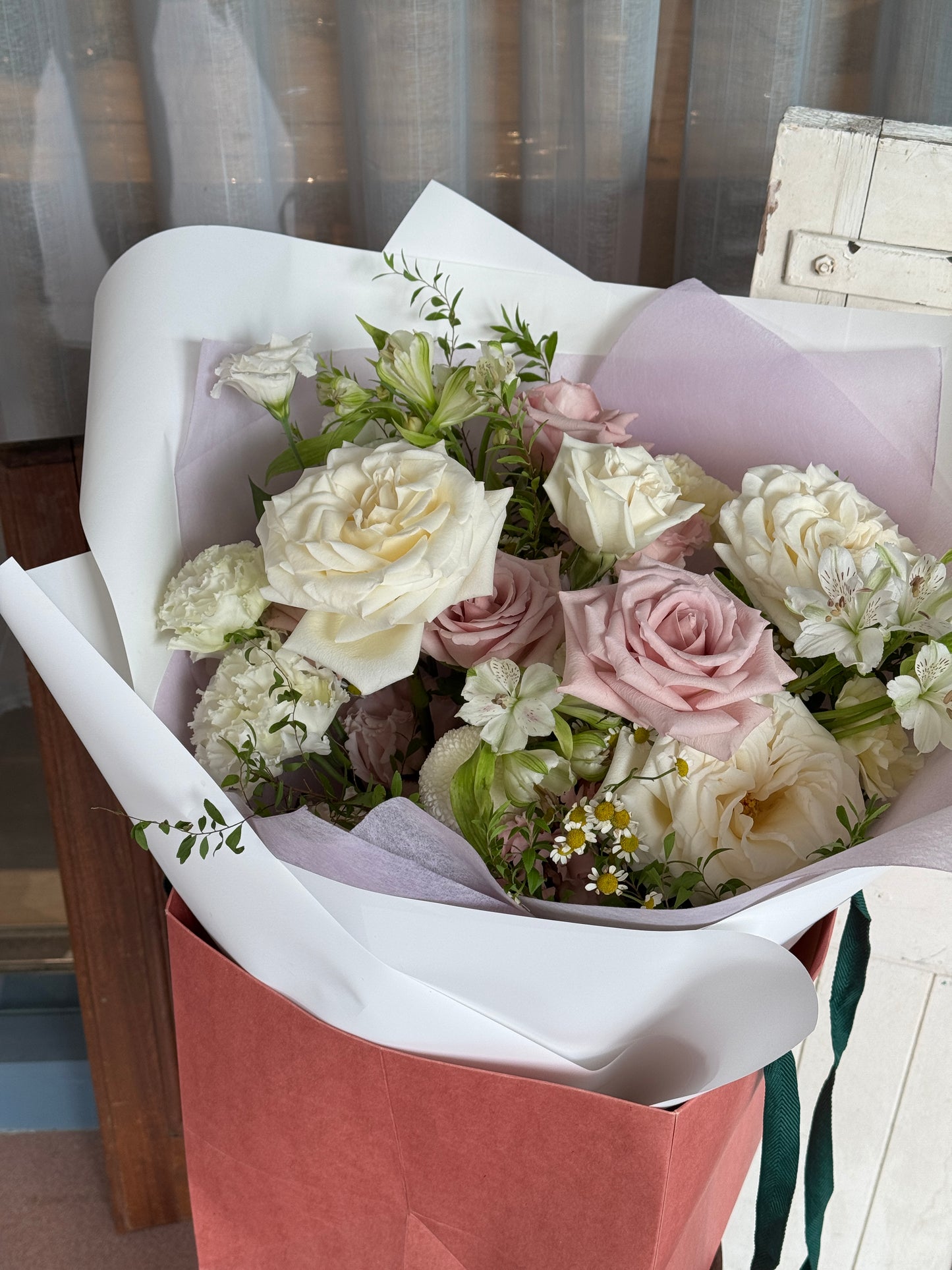 我和妳手牽手的背影